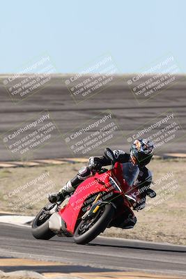 media/Jan-15-2026-Racers Edge (Thu) [[dfebeb70ab]]/3-B Group/Session 2 (Bowl Exit)/